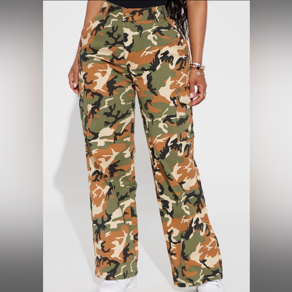Camo Cargo Pants w/ Stretch sz Small 🍂👖